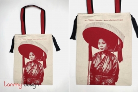 Tote bag printed with woman in hat